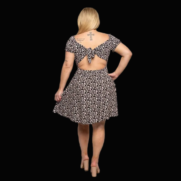 Curve Market Womens Plus Size Floral Flare Tie Back Dress: White