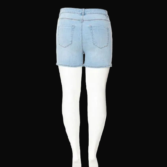 PLUS SIZE DENIM BASIC CLEAN HEM SHORTS: Light Wash
